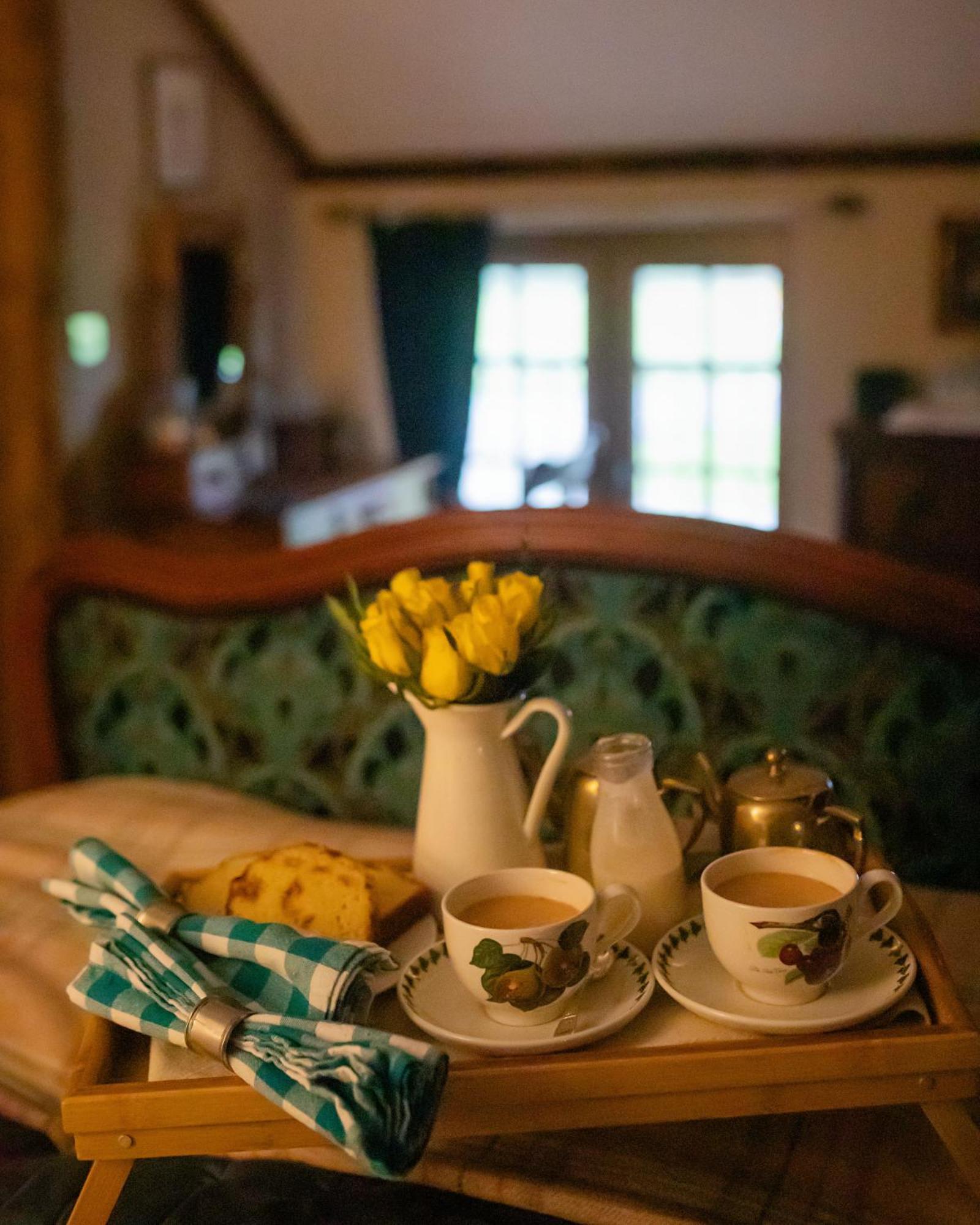 Charming Country Cottage With Oak Beams In Historic Setting, Brecon Beacons Retreat Llangadog 외부 사진